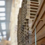 Les avantages méconnus des palettes en bois pour le transport de marchandises